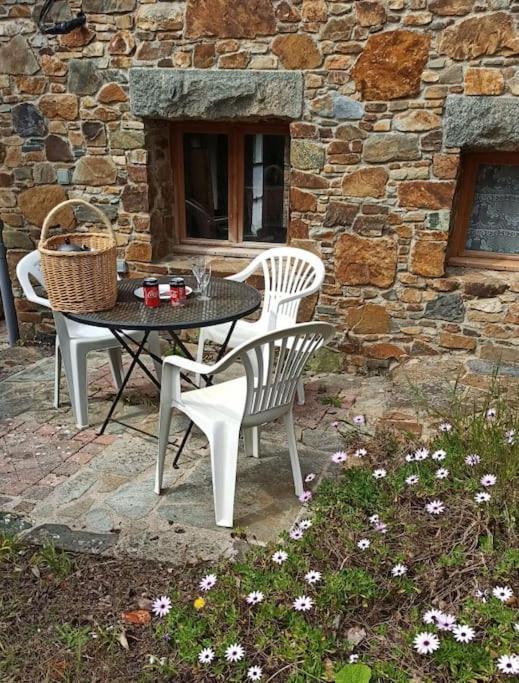 Charmante Petite Maison De Pecheur - Proche Ile De Brehat Et Gr34 Lézardrieux Exterior photo